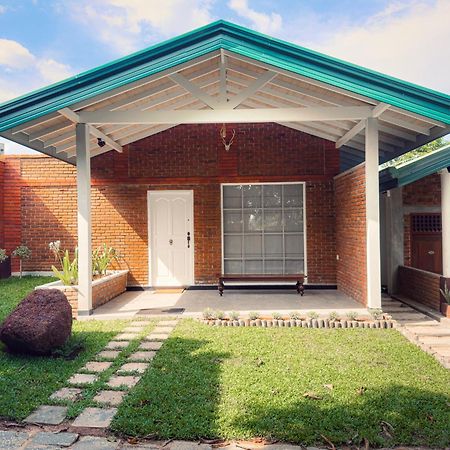 Airport Green Olive Villa Katunayake Exterior photo